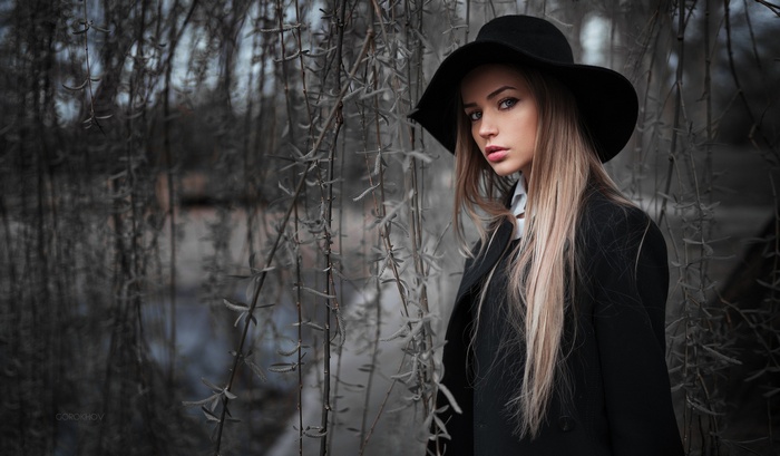 long hair, women, coats, looking at viewer, glamour women, Ivan Gorokhov, straight hair, portrait, black coat, hat, Mary Jane, millinery, Maria Puchnina, blonde