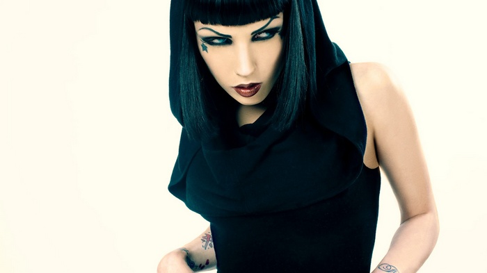 Asphyxia Noir with dramatic makeup and tattoos