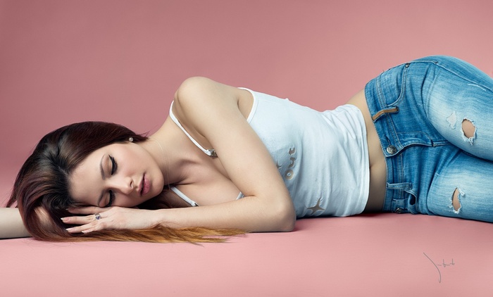 Juan Renart, bare shoulders, torn jeans, brunette, lying on side, simple background, long hair, women, tank top, jeans