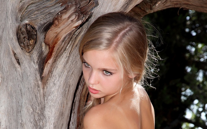 MPL Studios, looking away, women, blonde, nature, tan lines, bare shoulders, trees, Sienna, model, long hair, face