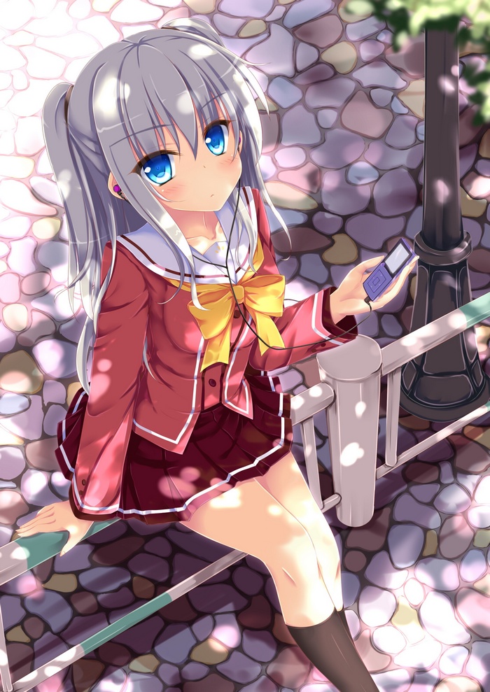 Nao Tomori from Charlotte listening to music