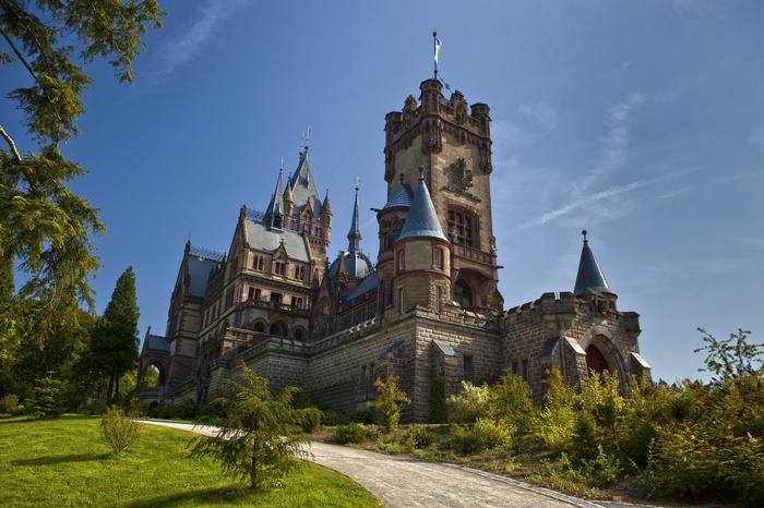 Germany, landscape, grass, bricks, Drachenburg Castle, ancient, clouds, tower, nature, building, flag, field, castle, architecture, trees, dirt road, dome