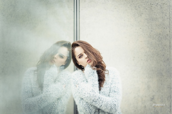 Woman with reflection in Artepura Fotografie portrait