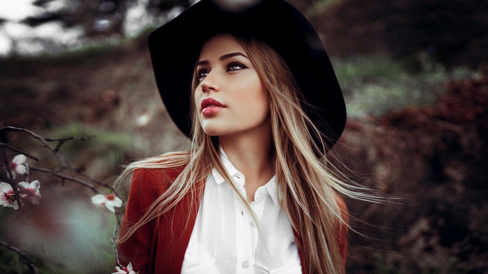 Depth Of Field Maria Puchnina Blonde Juicy Lips Portrait Face Hazel Eyes White Shirt Hat 