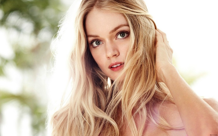 Lindsay Ellingson blonde woman looking at viewer