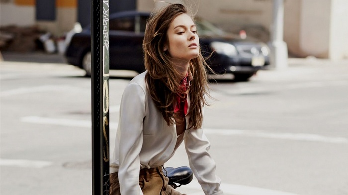 Monika Jagaciak in a fashion photoshoot
