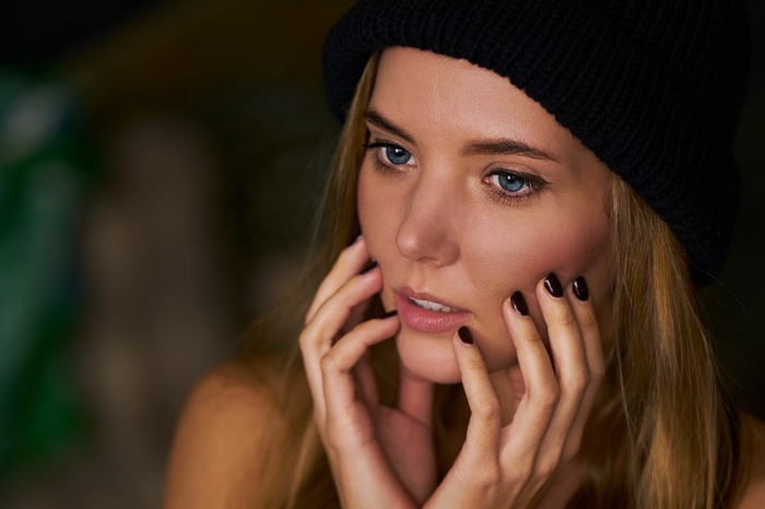 hand on face, closeup, blue eyes, blonde, women, portrait, painted nails, depth of field, Katya Clover, face, hat, looking into the distance