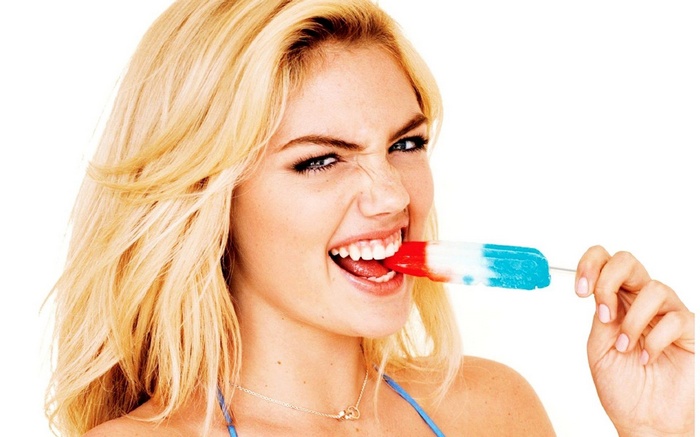 Kate Upton eating a popsicle