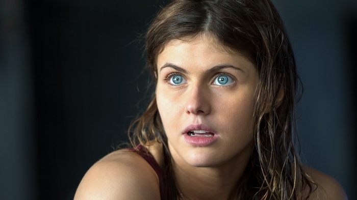 Alexandra Daddario in San Andreas