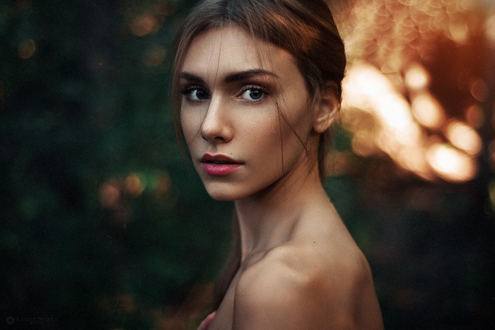 model, auburn hair, portrait, Maks Kuzin, makeup, blue eyes, depth of field, lips, long hair, face, bare shoulders, looking at viewer, women