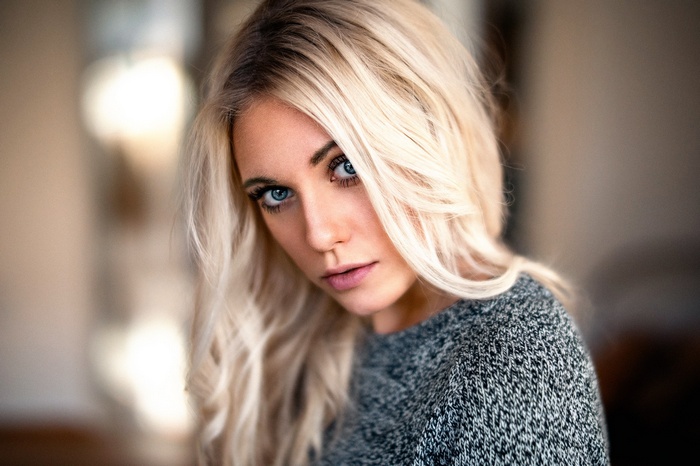 Sara Magdalena Deichsel blonde model portrait