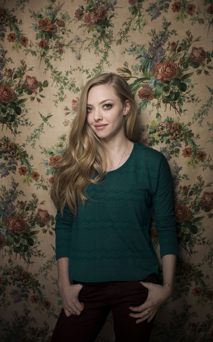 Amanda Seyfried smiling portrait