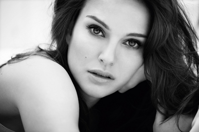 long hair, women, eyes, actress, looking at viewer, Natalie Portman, face, brunette, monochrome