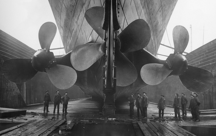 Workers and propellers of the Titanic in dry dock