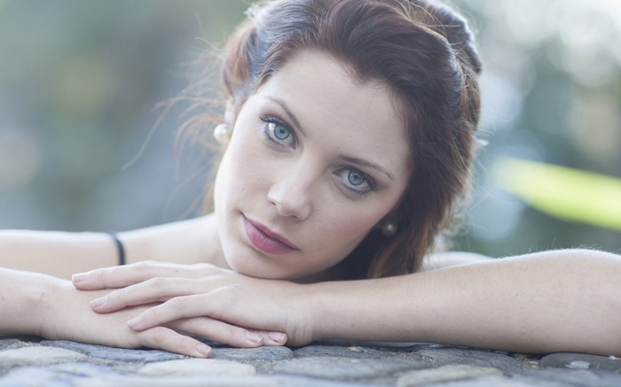 Portrait of a woman with blue eyes