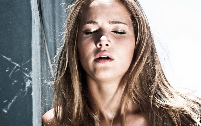 Jennifer Lawrence with eyes closed