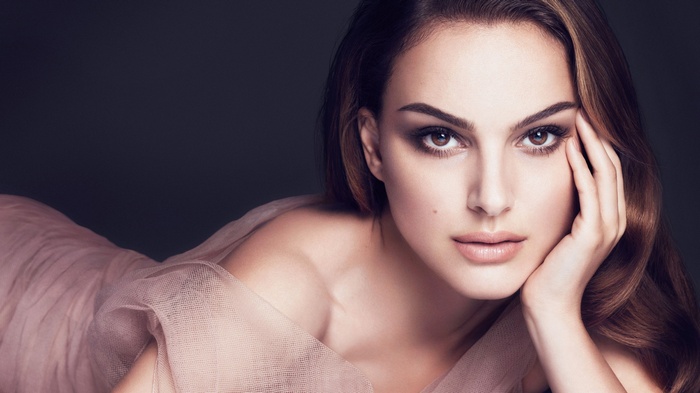 Natalie Portman with light pink fabric