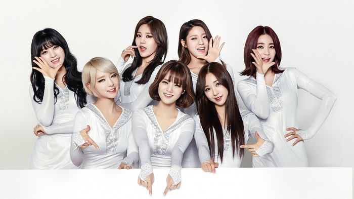 AOA members Jimin, Seolhyun, Choa, and Chanmi pose together