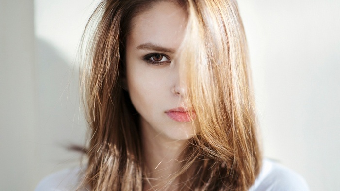 Elena Aksenova with hair covering her face