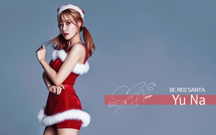 Yu Na in a Santa Outfit