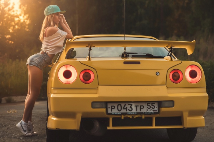 sneakers, Skyline R34, women, jean shorts, women with cars, Nissan, blonde, baseball caps, Hugos, Nissan Skyline GT-R R34, ass