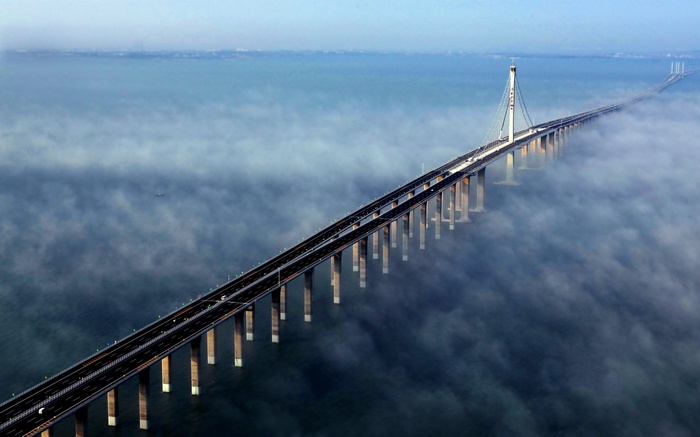 The Jiaozhou Bay Bridge shrouded in fog