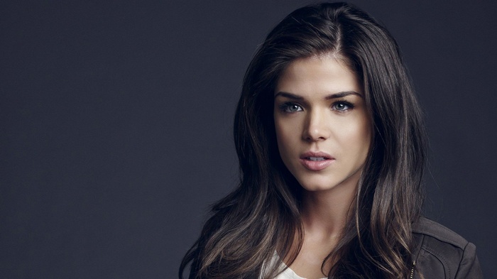 Marie Avgeropoulos Portrait