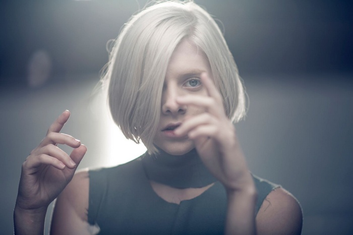 platinum blonde, musician, Aurora Aksnes, blue eyes, eyes, white, women, white hair