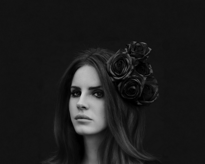 Lana Del Rey with roses in her hair