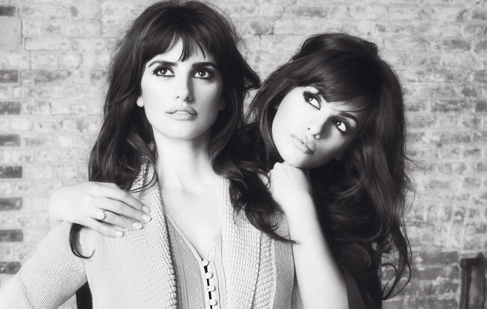 Penelope Cruz and Monica Cruz monochrome portrait