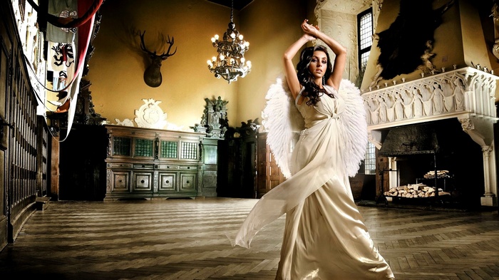 Ewa Sonnet as an angel in a castle hall