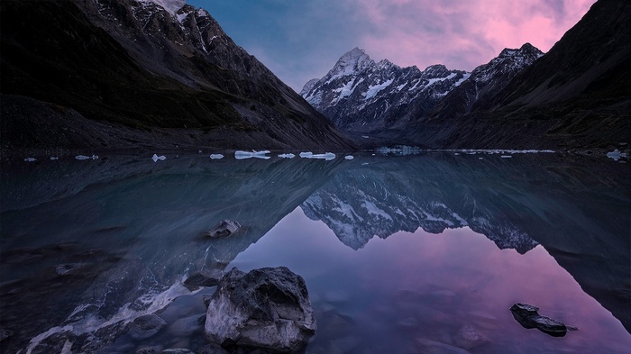 Mount Cook reflected in Hooker Lake, New Zealand