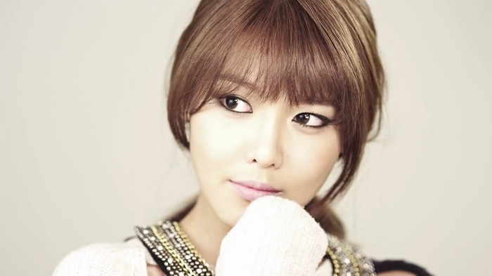 Sooyoung from Girls' Generation looking away