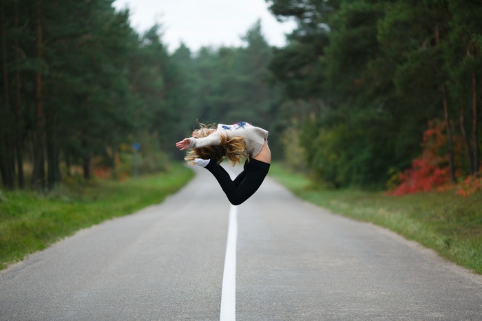 yoga pants, sweater, gymnastics, women, jumping