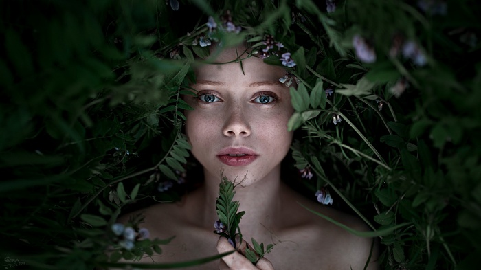 Georgy Chernyadyev's model with blue eyes and freckles