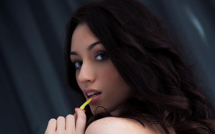 Zsanett Tormay with a yellow object
