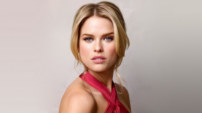 Alice Eve