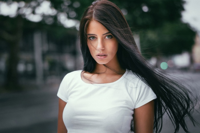 Julia Carina portrait by Martin Kühn
