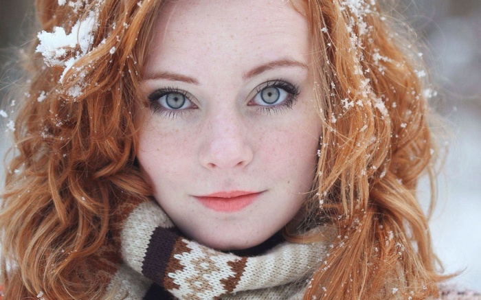 redhead, snow, women, women outdoors, pale, scarf, face, Freyja Vanden Broucke, freckles, blue eyes