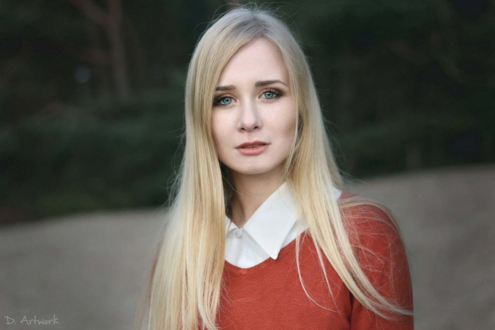 Portrait of a blonde woman with blue eyes