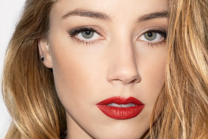 Amber Heard portrait with red lipstick