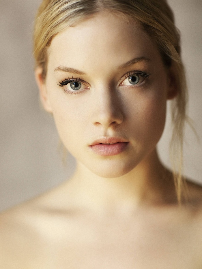 Jane Levy with blonde hair and gray eyes