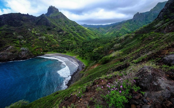 Green mountains and a cove in French Polynesia