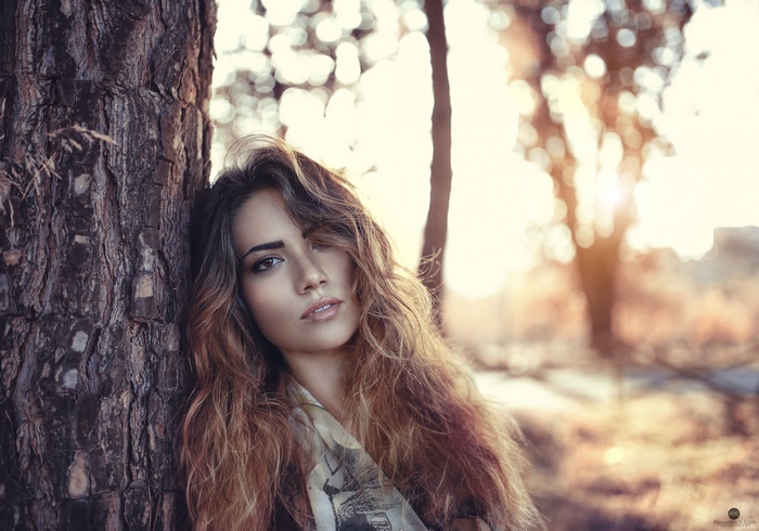 Alessandro Di Cicco portrait of a woman outdoors