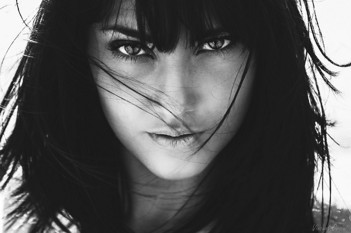 Monochrome portrait of a woman looking at the viewer