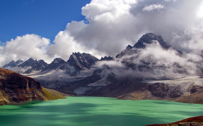 Green lake and mountains in Pakistan