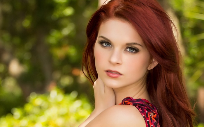 Karoline Kate portrait with red hair