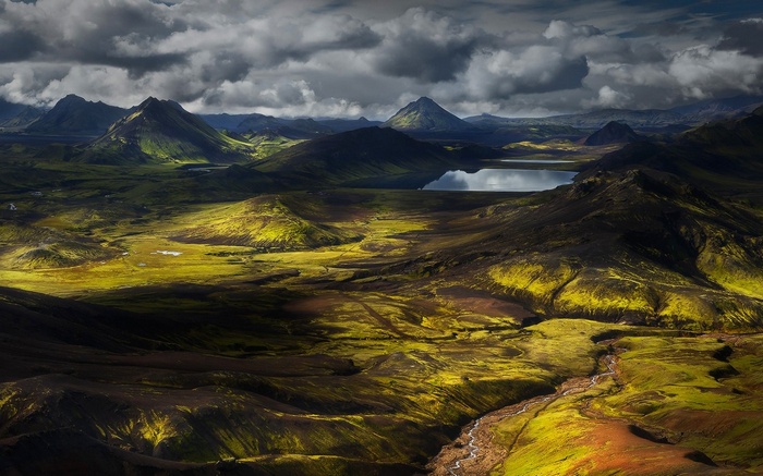 Dramatic mountain landscape with a lake in Iceland