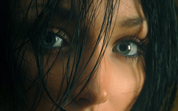 Close-up of Anna Veremchuk's eyes with wet hair