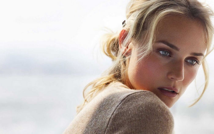 Diane Kruger with blonde hair and blue eyes